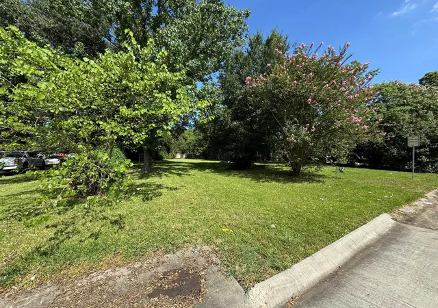 3rd image of 5414 Lorraine Dr, Baytown, TX 77521 | MLS# 85017277