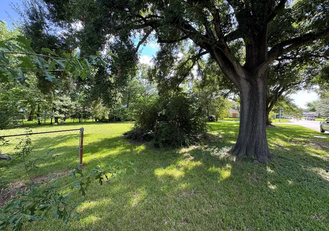 5th image of 5414 Lorraine Dr, Baytown, TX 77521 | MLS# 85017277