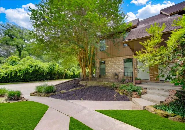 Homes for sale in Houston, TX | 1011 Hamblen Rd #307, Houston, TX 77339 | MLS# 38218531
