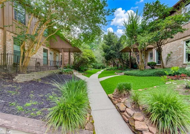 Homes for sale in Houston, TX | 1011 Hamblen Rd #307, Houston, TX 77339 | MLS# 38218531