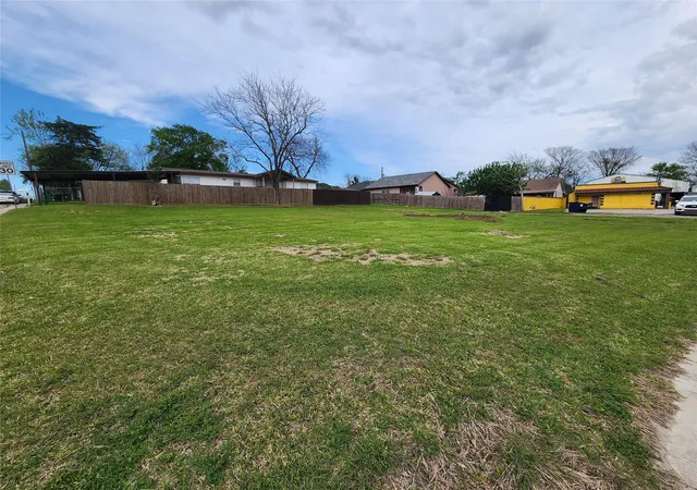 Photo 2 of Land for sale at 1008 W Main St, Baytown, TX 77520 | MLS# 10717583 | Listing updated on 2026-07-20