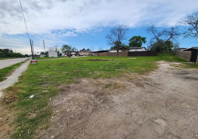 Photo 3 of Land for sale at 1008 W Main St, Baytown, TX 77520 | MLS# 10717583 | Listing updated on 2026-07-20