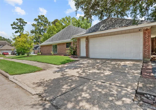 Photo 3 of Single family home for sale at 19619 Pine Cluster Ln, Humble, TX 77346 | MLS# 43809682 | Listing updated on 2026-09-17