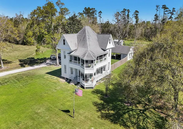 Photo 3 of Single family home for sale at 8334 Fm 562, Anahuac, TX 77514 | MLS# 29950794 | Listing updated on 2026-09-16