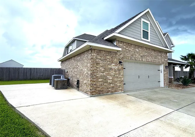 2nd image of 11922 Mulberry Dr, Dayton, TX 77535 | MLS# 25271962