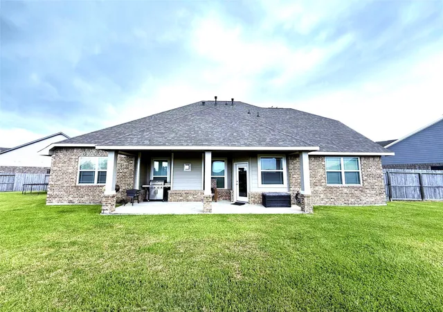 Photo 3 of Single family home for sale at 11922 Mulberry Dr, Dayton, TX 77535 | MLS# 25271962 | Listing updated on 2026-08-21