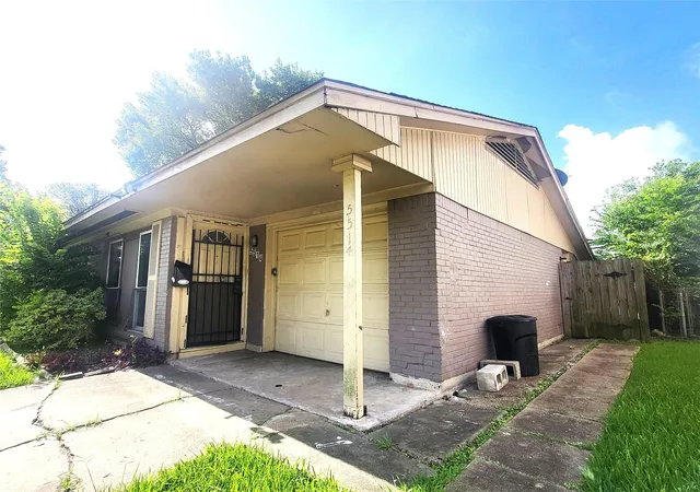 4th image of 5514 S Acres Dr, Houston, TX 77048 | MLS# 2913078