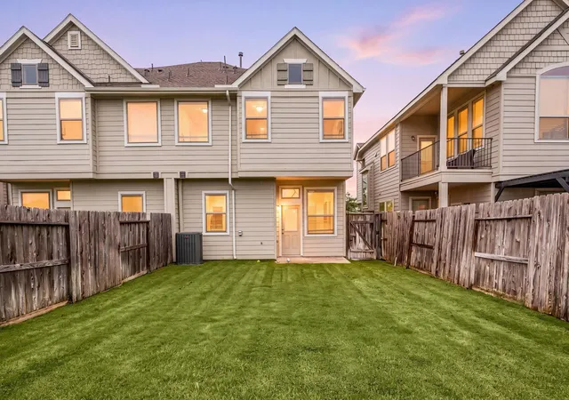 2nd image of 8718 Laurel Crest Dr, Missouri City, TX 77459 | MLS# 72360829