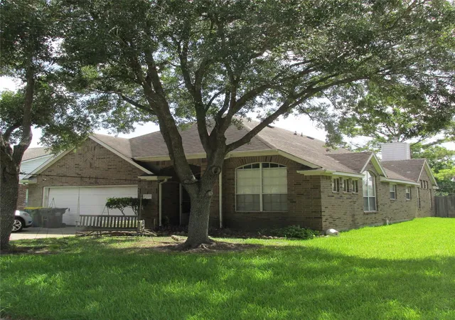 1st image of 3255 Lakeway Ln, Pearland, TX 77584 | MLS# 92919868