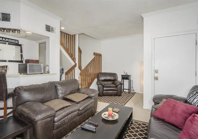 3rd image of 10763 Sandpiper Dr, Houston, TX 77096 | MLS# 85699889