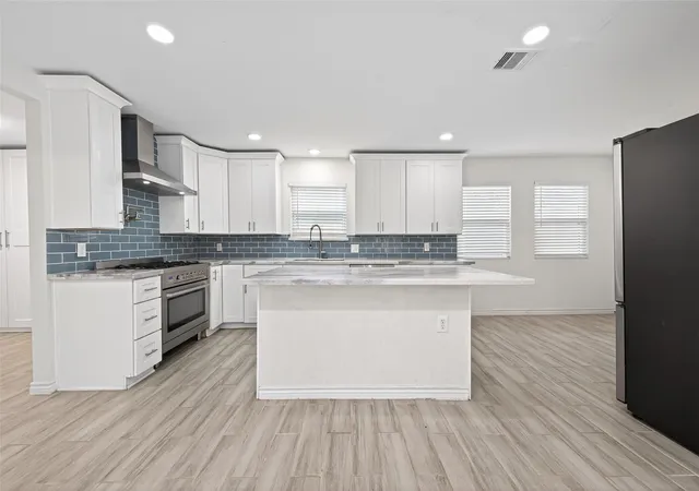 Photo 4 of Single family home for sale at 11107 Cedarhurst Dr, Houston, TX 77096 | MLS# 61903944 | Listing updated on 2026-05-07