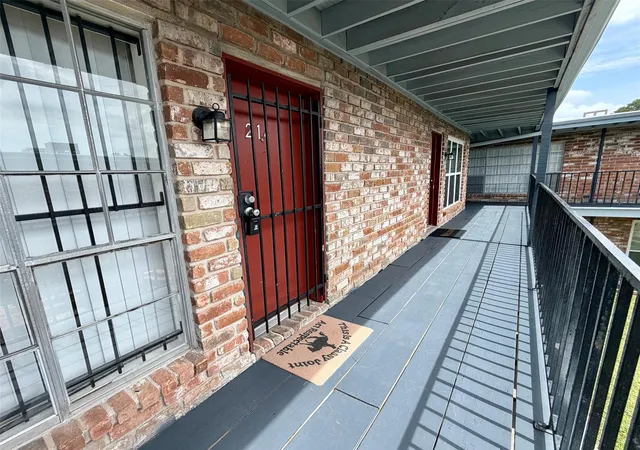 Condo for sale at 5615 Bissonnet St #214A, Houston, TX 77081 | MLS# 44187536
