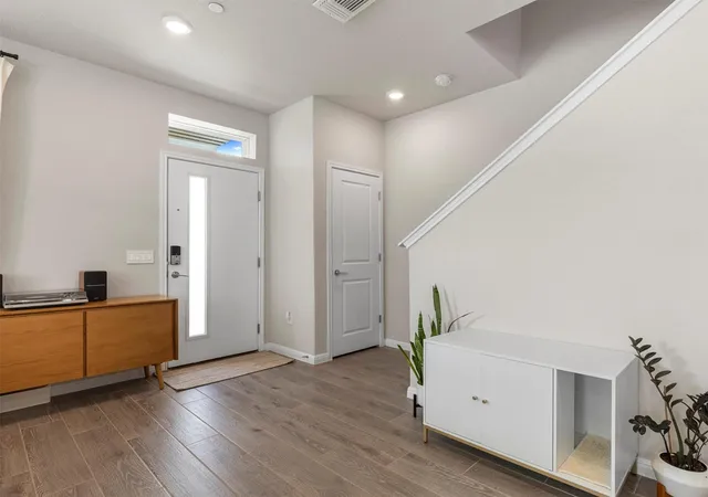 Listing Photo 5 - Condo for sale in building located at 9015 Cattle Baron Path, Austin, TX 78747 - Unit #2001