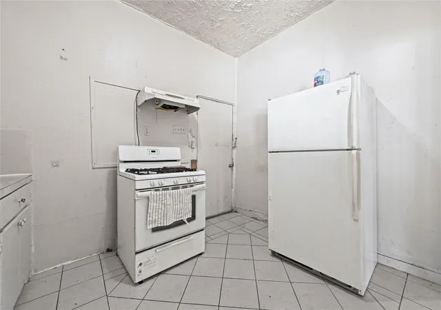 Photo 2 of Single family home for sale at 2221 Vance St, Houston, TX 77093 | MLS# 64674342 | Listing updated on 2026-09-07