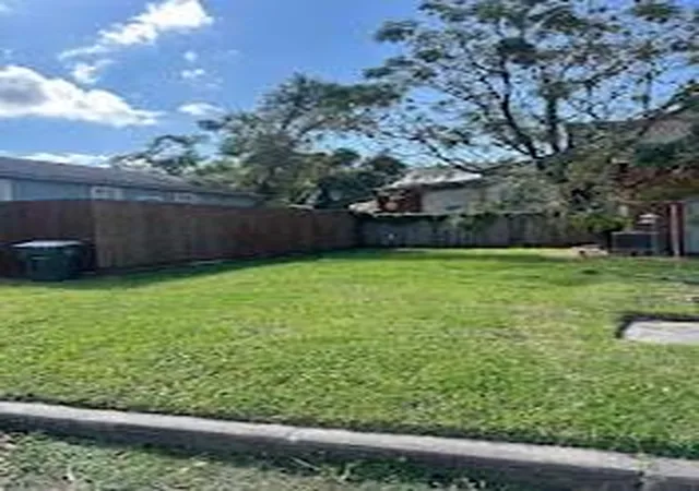 Photo 2 of Land for sale at 1205 29th, Galveston, TX 77550 | MLS# 11709751 | Listing updated on 2026-05-22