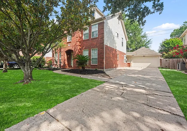 Photo 3 of Single family home for sale at 2218 Laurel Oaks Dr, Houston, TX 77014 | MLS# 64763873 | Listing updated on 2026-09-22