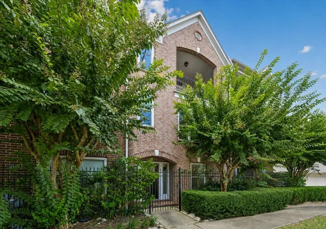 Photo 1 of Single family home for sale at 1008 Marconi St #A, Houston, TX 77019 | MLS# 29649547 | Listing updated on 2026-09-12