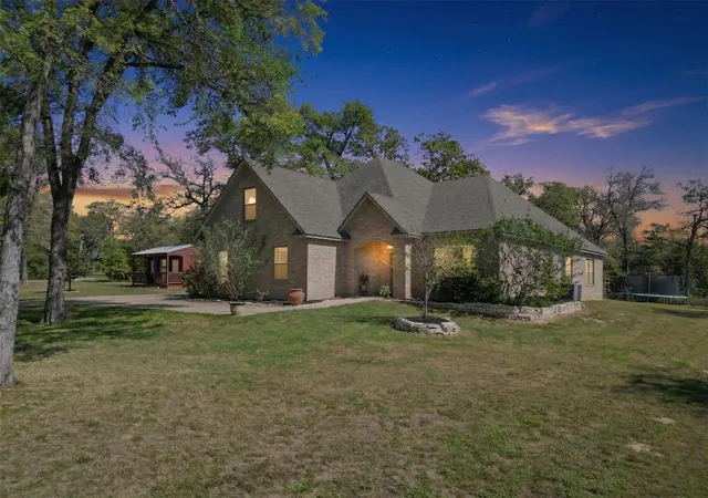 Homes for sale in Franklin, TX | 638 Oak Tree Ln, Franklin, TX 77856 | MLS# 39253448