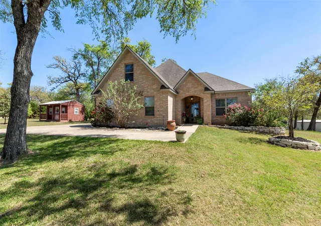 Homes for sale in Franklin, TX | 638 Oak Tree Ln, Franklin, TX 77856 | MLS# 39253448