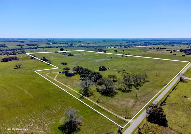 Homes for sale in Moulton, TX | 1797 County Road 261, Moulton, TX 77975 | MLS# 26029054