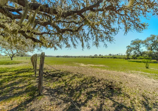Homes for sale in Moulton, TX | 1797 County Road 261, Moulton, TX 77975 | MLS# 26029054