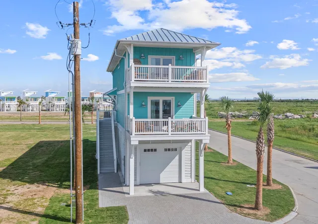 3rd image of 805 Bikini St, Port Bolivar, TX 77650 | MLS# 71282388