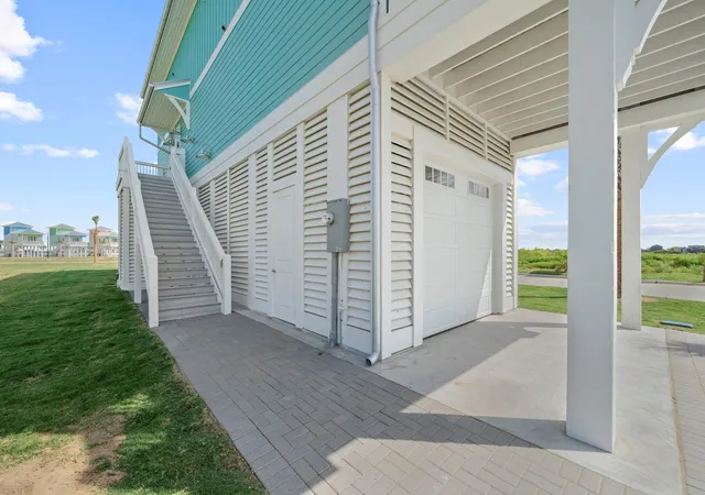 5th image of 805 Bikini St, Port Bolivar, TX 77650 | MLS# 71282388