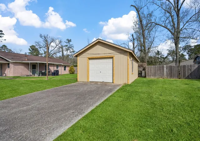 Photo 4 of Single family home for sale at 400 Dora St, Cleveland, TX 77328 | MLS# 61345283 | Listing updated on 2026-06-07