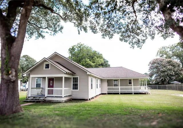 1st image of 403 Leveridge, East Bernard, TX 77435 | MLS# 54965112