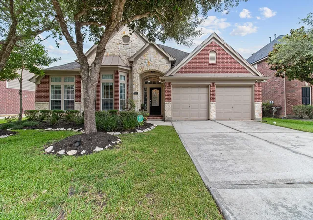 1st image of 2611 Brightlake Way Ln, Pearland, TX 77584 | MLS# 10424786