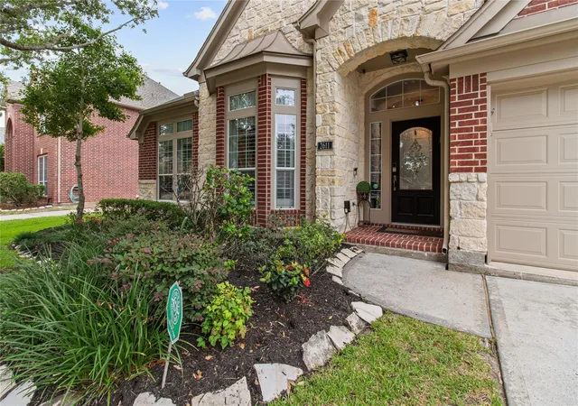 2nd image of 2611 Brightlake Way Ln, Pearland, TX 77584 | MLS# 10424786