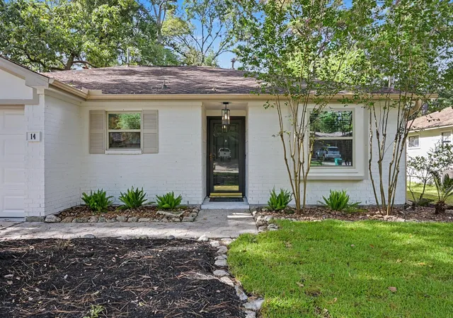 Photo 2 of Single family home for sale at 14 Summer Crst Cir, Spring, TX 77381 | MLS# 35770948 | Listing updated on 2026-08-19