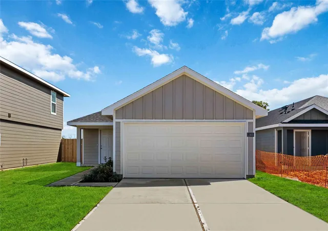 1st image of 11928 Sweet Apple Lane Lane, Houston, TX 77048 | MLS# 38478527
