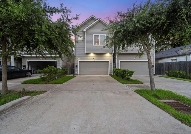 Homes for sale in Houston, TX | 2307 Clementine St, Houston, TX 77020 | MLS# 12390247