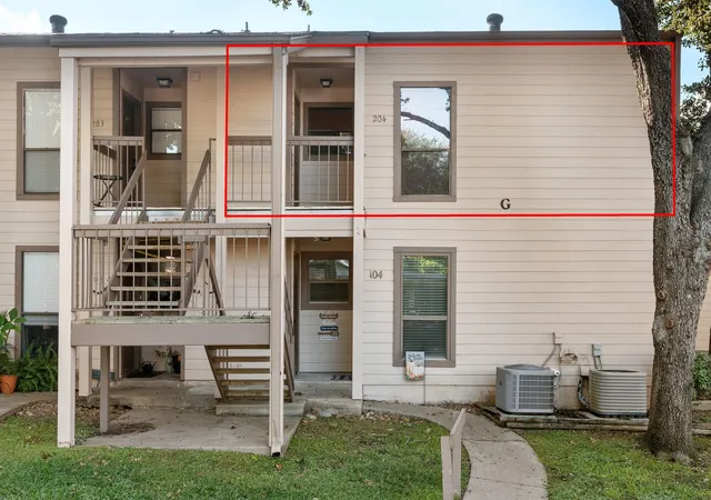 2nd image of 204 Lakeview Ter #G, Montgomery, TX 77356 | MLS# 60372447