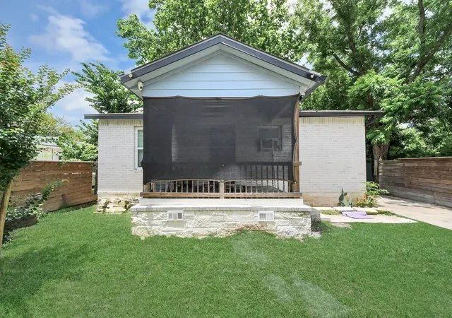 Photo 2 of Single family home for sale at 4035 Wylie St, Houston, TX 77026 | MLS# 52279851 | Listing updated on 2026-08-12