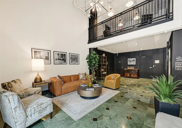 Listing Photo 5 - Condo for sale in building located at 1120 Texas St, Houston, TX 77002 - Unit #7D