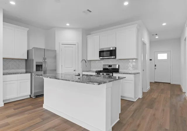 4th image of 1017 Paddlefish Ln, Alvin, TX 77511 | MLS# 27789870