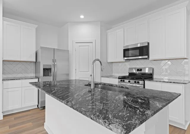 5th image of 1017 Paddlefish Ln, Alvin, TX 77511 | MLS# 27789870