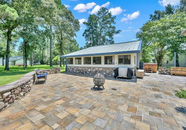 Photo 2 of Single family home for sale at 26414 Pin Oak Dr, Magnolia, TX 77354 | MLS# 94486920 | Listing updated on 2026-09-06
