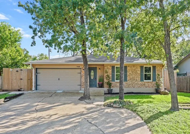 Homes for sale in College Station, TX | 7716 Appomattox Dr, College Station, TX 77845 | MLS# 76166467