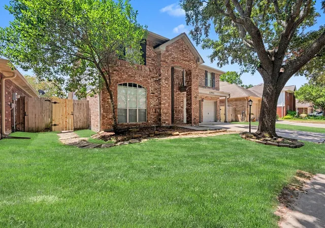 Photo 3 of Single family home for sale at 12911 Fox Arrow Ln, Houston, TX 77041 | MLS# 18203452 | Listing updated on 2026-09-19