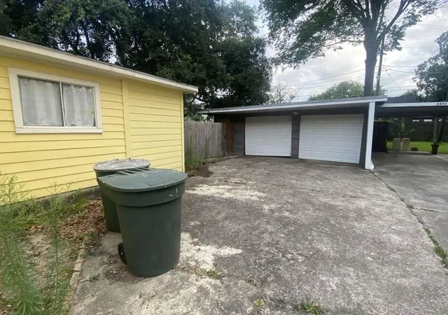 Photo 2 of Single family home for sale at 2480 Pecos St, Beaumont, TX 77702 | MLS# 5777234 | Listing updated on 2026-04-24