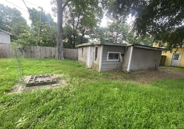 Photo 4 of Single family home for sale at 2480 Pecos St, Beaumont, TX 77702 | MLS# 5777234 | Listing updated on 2026-04-24