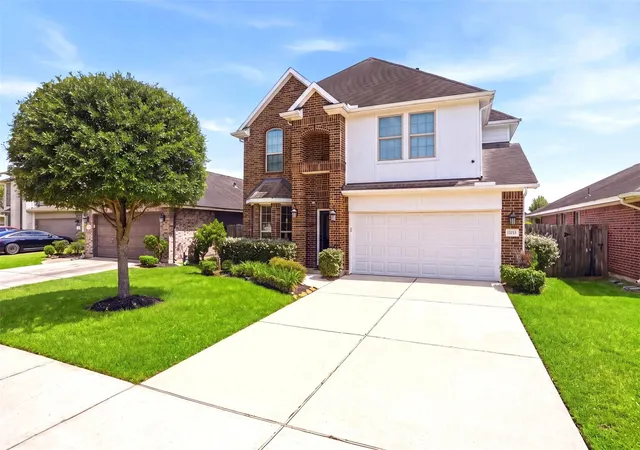 Photo 2 of Single family home for sale at 18915 Hartford Fls Ln, Richmond, TX 77407 | MLS# 72617606 | Listing updated on 2026-08-02