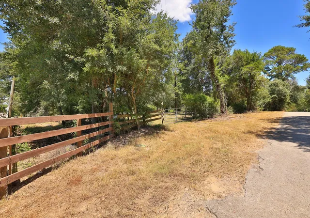 2nd image of 42219 Cedar Creek Rd, Hempstead, TX 77445 | MLS# 16284286