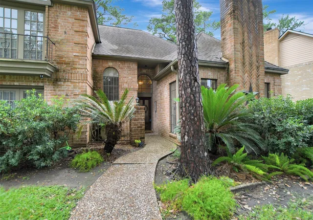 Photo 2 of Single family home for sale at 15611 Birchview Dr, Tomball, TX 77377 | MLS# 23477026 | Listing updated on 2026-09-11
