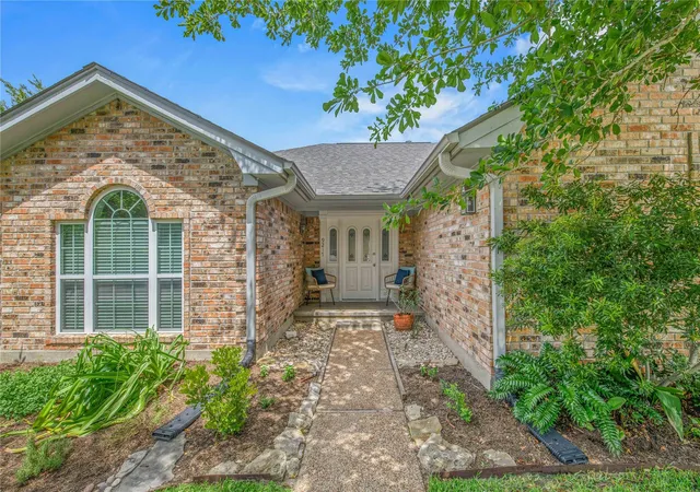 2nd image of 9217 Timber Knoll Dr, College Station, TX 77845 | MLS# 52545258