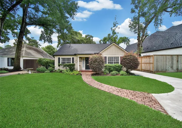1st image of 1583 Sue Barnett Dr, Houston, TX 77018 | MLS# 49060730