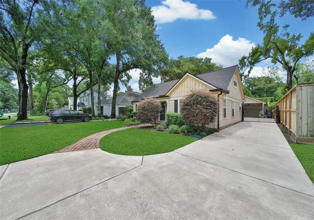 2nd image of 1583 Sue Barnett Dr, Houston, TX 77018 | MLS# 49060730